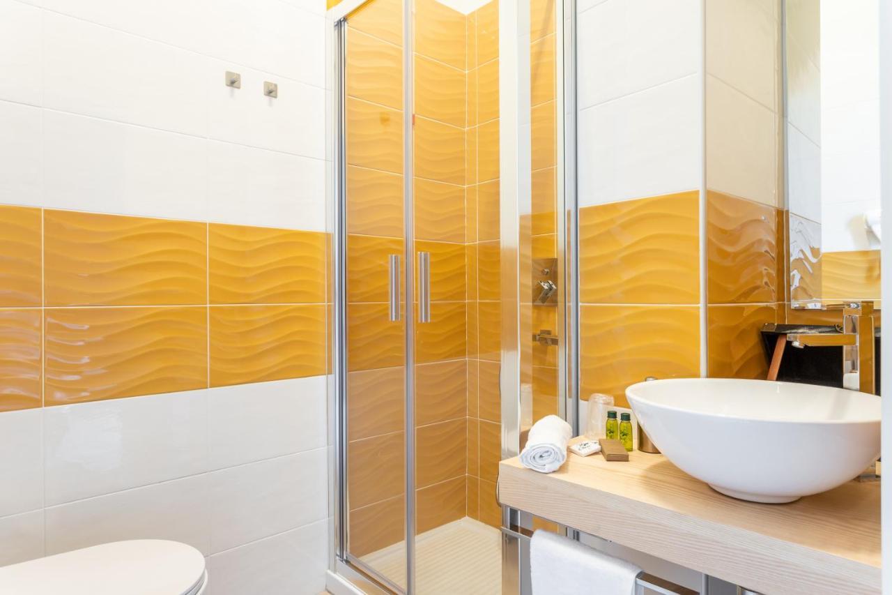 Domus Laetitiae Rooms & Apartments Quartu Sant'Elena Exterior photo