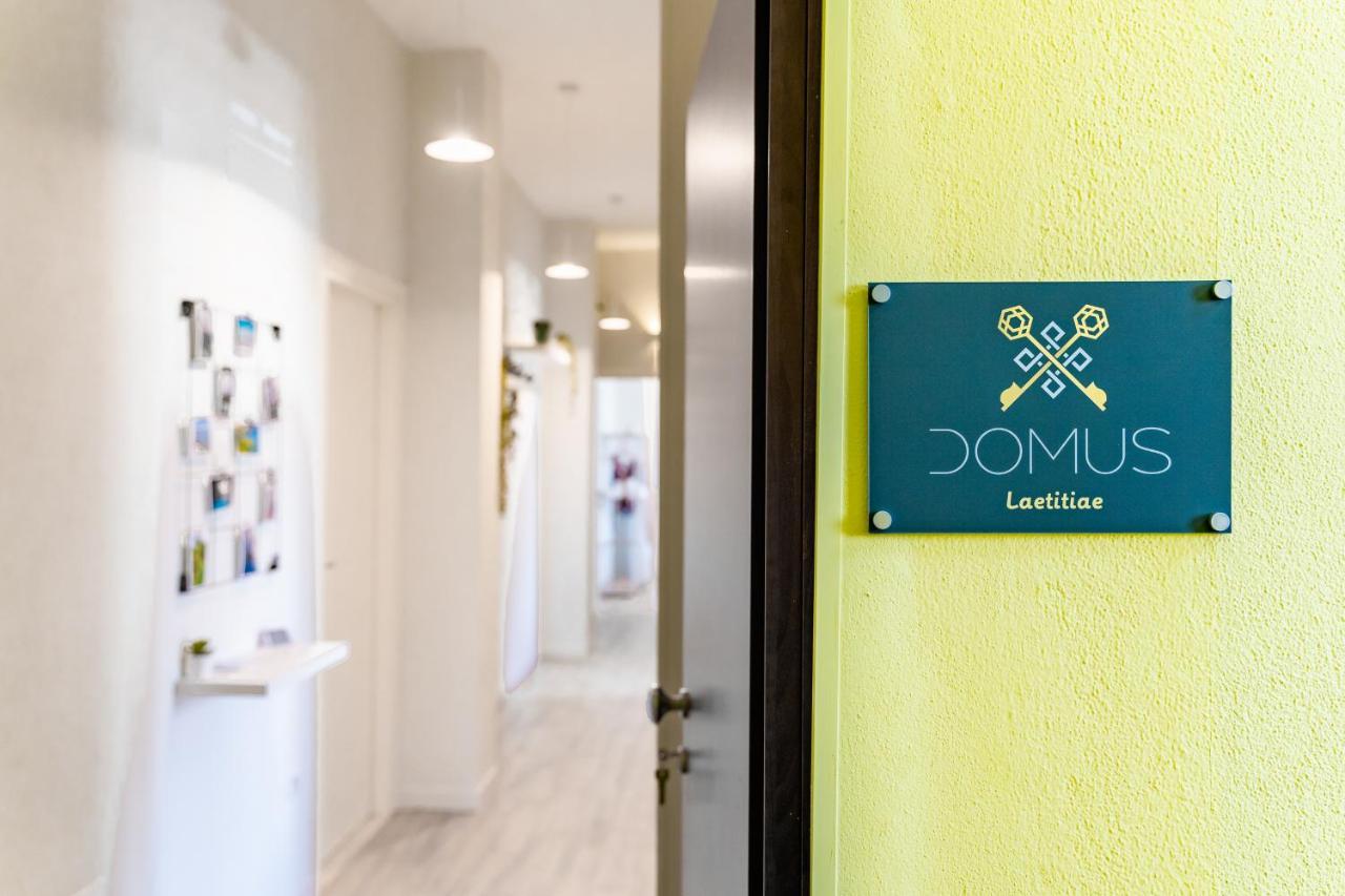 Domus Laetitiae Rooms & Apartments Quartu Sant'Elena Exterior photo