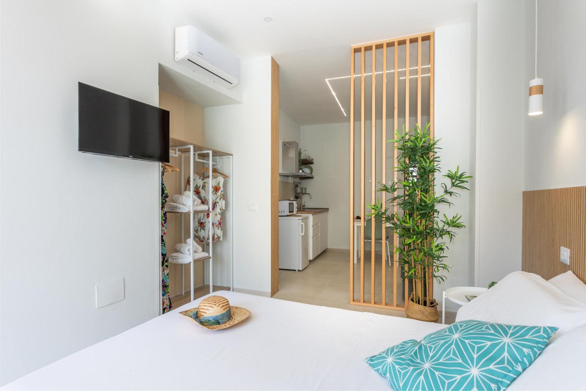 Domus Laetitiae Rooms & Apartments Quartu Sant'Elena Exterior photo